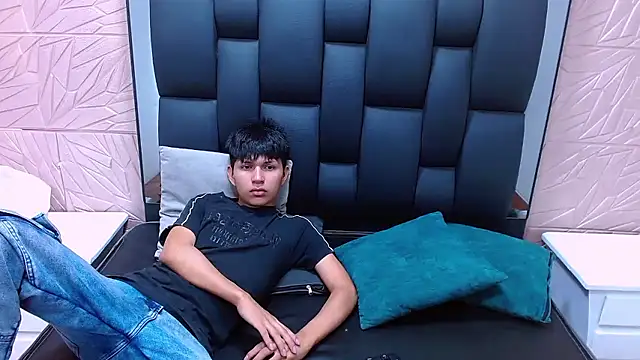 Snapshot of Mortelle_ chatting on 01.08.26 Mortelle online show from 01.08.26