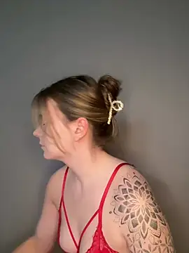 LisaFreierxx online show from 04.12.26