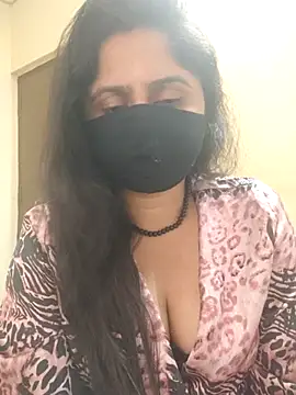 Snapshot of mouni499 chatting on 02.08.26 mouni499 online show from 02.08.26