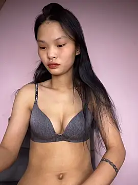 lung-linh online show from 11.18.25