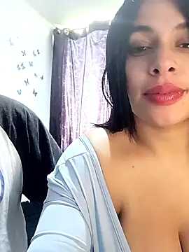 Snapshot of AngelsCouple- chatting on 11.04.25 AngelsCouple- online show from 11.04.25