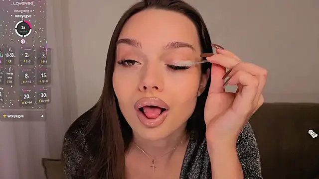 Violet Johnsonn online show from 04.10.26