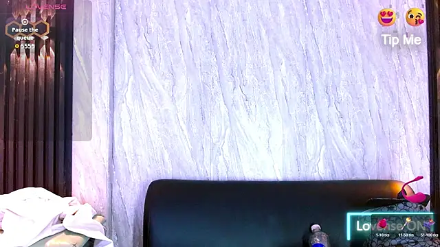 CriisBrown  online show from 01.14.26