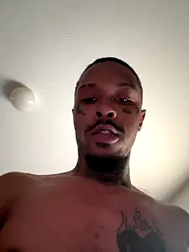 Snapshot of urnewfantasyzzz chatting on 11.07.25 urnewfantasyzzz online show from 11.07.25