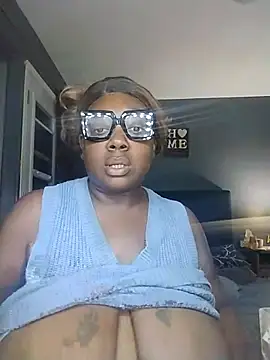 Snapshot of BiancaClarkson chatting on 11.11.25 BiancaClarkson online show from 11.11.25