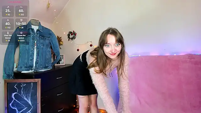 TinyMuse  online show from 01.12.26