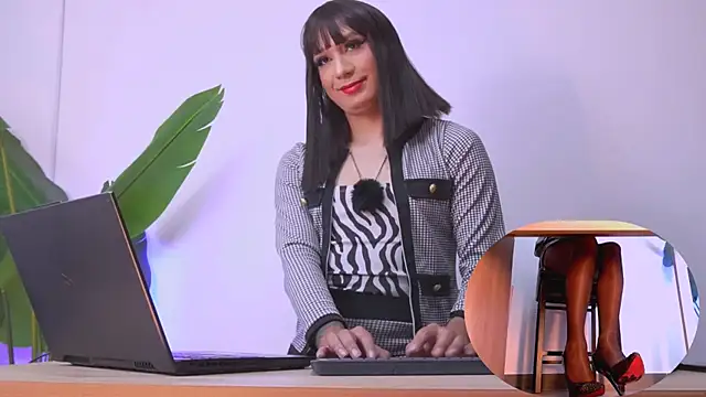 nylonisabella online show from 04.02.26