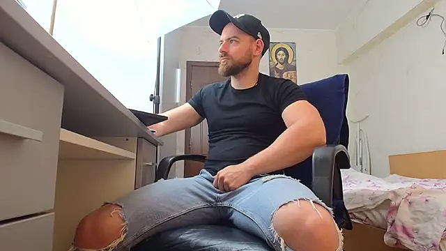 Snapshot of Ryanstone_ chatting on 05.18.26 Ryanstone online show from 05.18.26