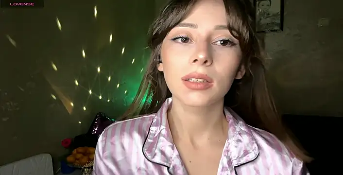 Snapshot of CrystaDepaul chatting on 11.29.25 CrystaDepaul online show from 11.29.25