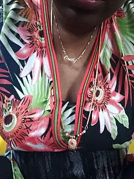 Snapshot of hyd_couple7878 chatting on 11.26.25 hyd couple7878 online show from 11.26.25