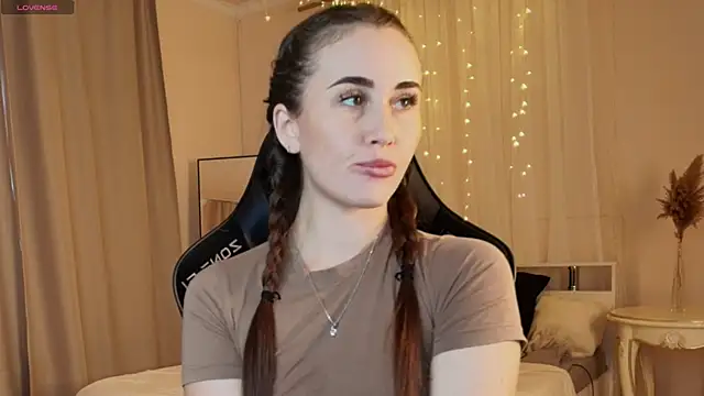 Snapshot of _Melissa_Evans_ chatting on 11.05.25 Melissa Evans online show from 11.05.25