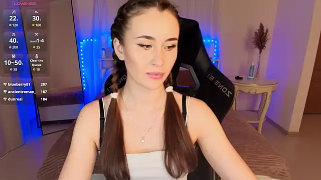 Snapshot of _Melissa_Evans_ chatting on 11.21.25 Melissa Evans online show from 11.21.25