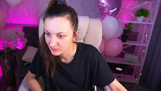 Snapshot of ZafiraMoonn chatting on 02.21.26 ZafiraMoonn online show from 02.21.26