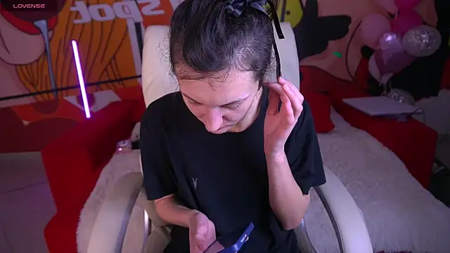 Snapshot of ZafiraMoonn chatting on 02.25.26 ZafiraMoonn online show from 02.25.26