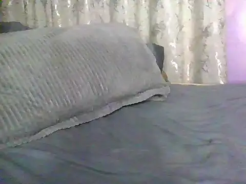 Snapshot of laikly chatting on 12.21.25 laikly online show from 12.21.25