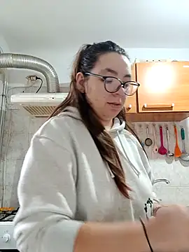 Snapshot of Baby_Myla chatting on 11.20.25 Baby Myla online show from 11.20.25