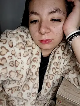 Snapshot of Baby_Myla chatting on 11.26.25 Baby Myla online show from 11.26.25