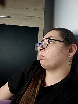 Snapshot of Baby_Myla chatting on 11.30.25 Baby Myla online show from 11.30.25