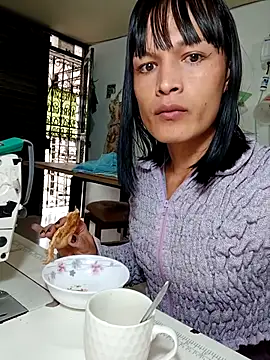 PaulinaLondra2 online show from 11.26.25