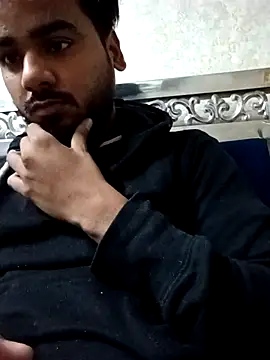 Snapshot of naughtyboyjii chatting on 11.13.25 naughtyboyjii online show from 11.13.25