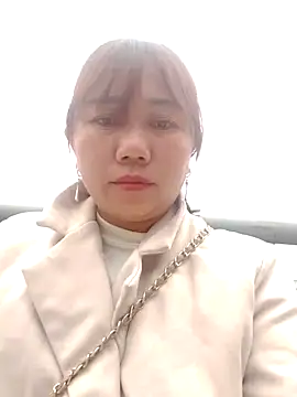 Snapshot of be-yeu chatting on 11.22.25 be-yeu online show from 11.22.25