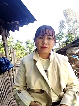 Snapshot of be-yeu chatting on 11.23.25 be-yeu online show from 11.23.25