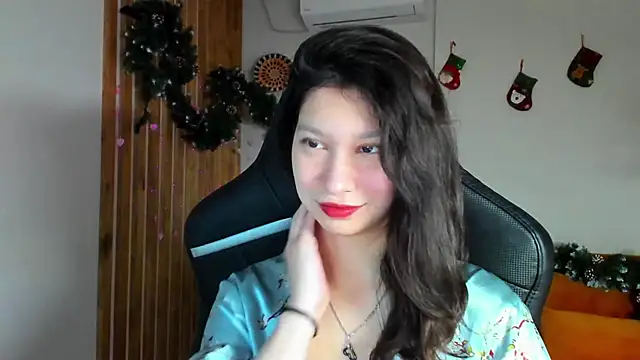 SaraDenars online show from 12.22.25