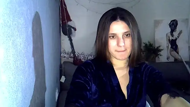 KiraHoney online show from 12.13.25