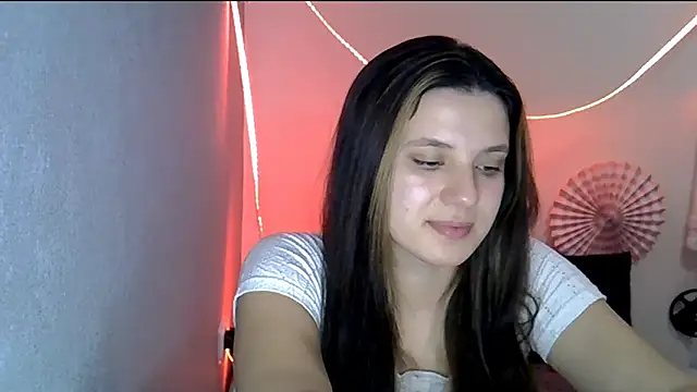 Snapshot of KiraHoney chatting on 02.19.26 KiraHoney online show from 02.19.26