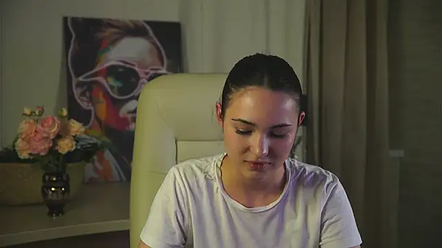 LeenaPuita online show from 11.04.25