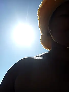 Snapshot of sexyspicy1804 chatting on 11.21.25 sexyspicy1804 online show from 11.21.25