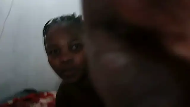 Snapshot of sexyspicy1804 chatting on 12.19.25 sexyspicy1804 online show from 12.19.25