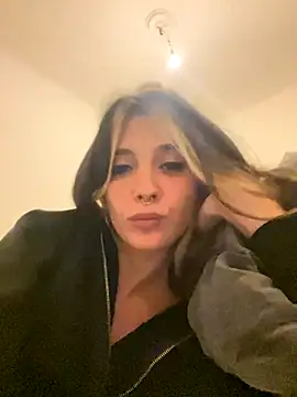 Gatitasalvaje123 online show from 11.14.25