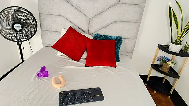 KimberlyFox t online show from 02.18.26