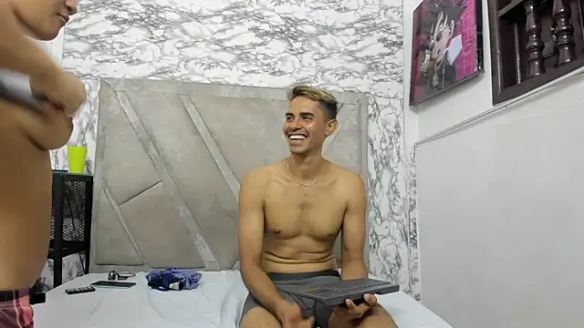 KiraFox1 online show from 02.19.26