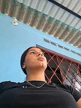 Snapshot of lapicarona18 chatting on 11.18.25 lapicarona18 online show from 11.18.25