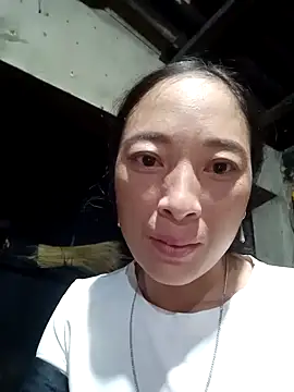 Snapshot of oanh-oanhbay chatting on 11.05.25 oanh-oanhbay online show from 11.05.25