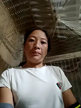 Snapshot of oanh-oanhbay chatting on 11.21.25 oanh-oanhbay online show from 11.21.25