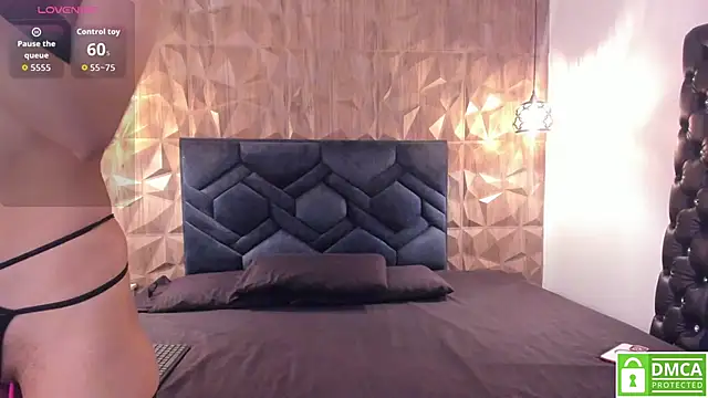 Snapshot of Kiara_velvet__ chatting on 11.28.25 Kiara velvet online show from 11.28.25