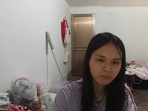 Snapshot of RebelAura chatting on 05.16.26 RebelAura online show from 05.16.26