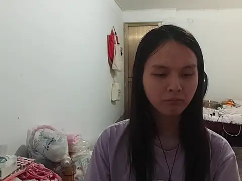 Snapshot of RebelAura chatting on 05.17.26 RebelAura online show from 05.17.26