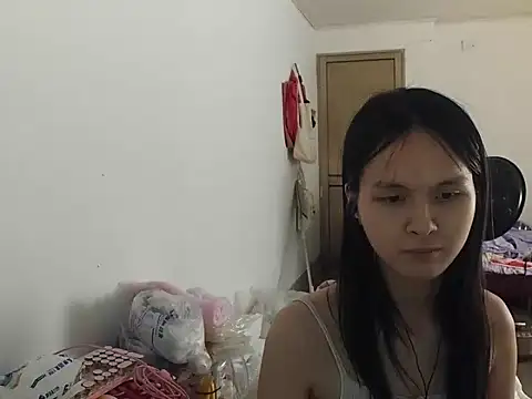 Snapshot of RebelAura chatting on 05.25.26 RebelAura online show from 05.25.26