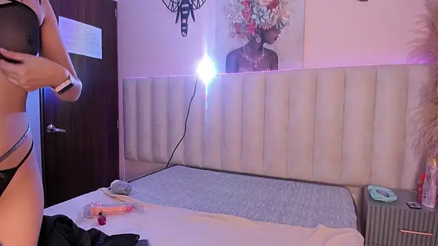 Snapshot of Isabella_Crofts chatting on 11.12.25 Isabella Crofts online show from 11.12.25