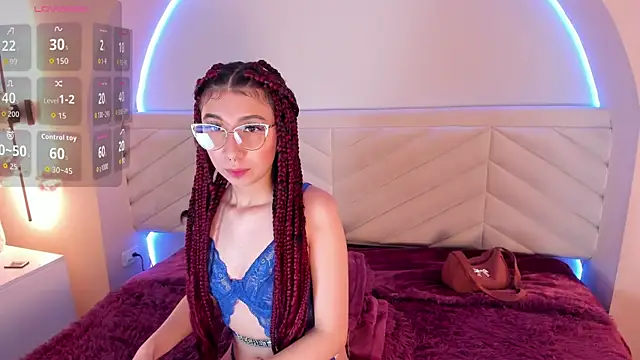 Snapshot of Isabella_Crofts chatting on 04.29.26 Isabella Crofts online show from 04.29.26