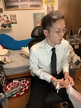 Snapshot of ippei0001 chatting on 11.24.25 ippei0001 online show from 11.24.25