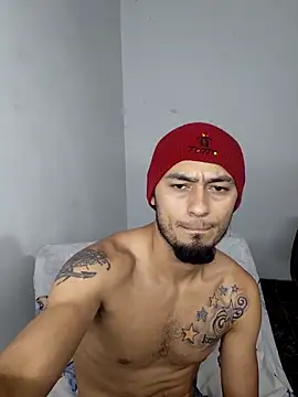 Snapshot of kmerlin chatting on 11.25.25 kmerlin online show from 11.25.25