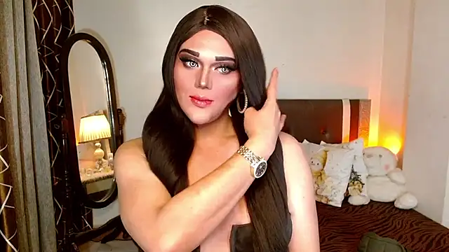 AmazingDivina online show from 12.19.25