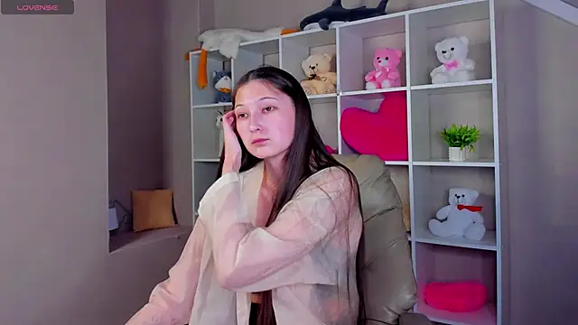 Snapshot of Ella_Burns chatting on 11.12.25 Ella Burns online show from 11.12.25