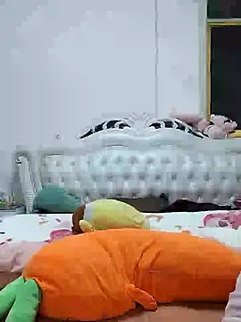 Snapshot of heeqqon chatting on 11.13.25 heeqqon online show from 11.13.25