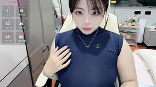 Snapshot of Chayka_21 chatting on 02.04.26 Chayka 21 online show from 02.04.26